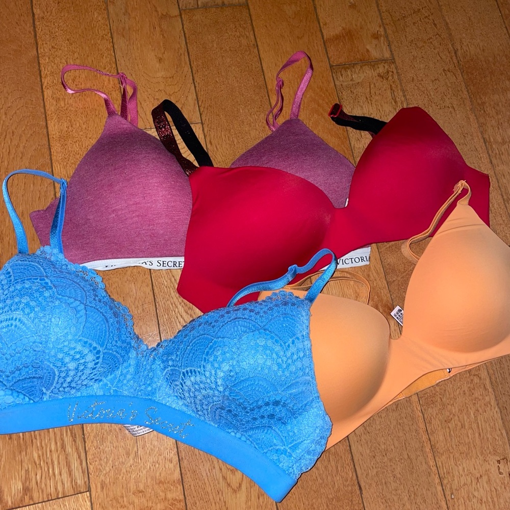 Bundle 4 Victoria’s Secret bras